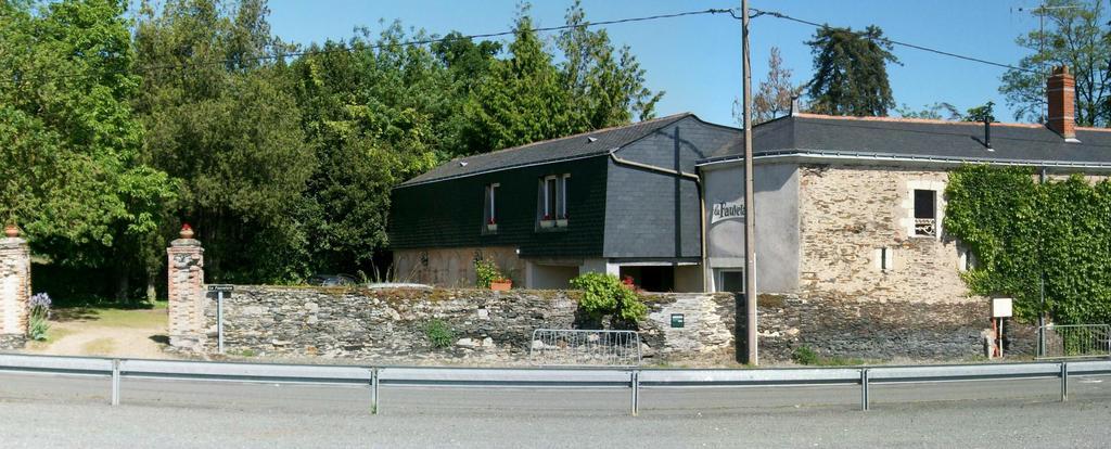 Guest House La Fauvelaie Verrieres-en-Anjou Exterior photo